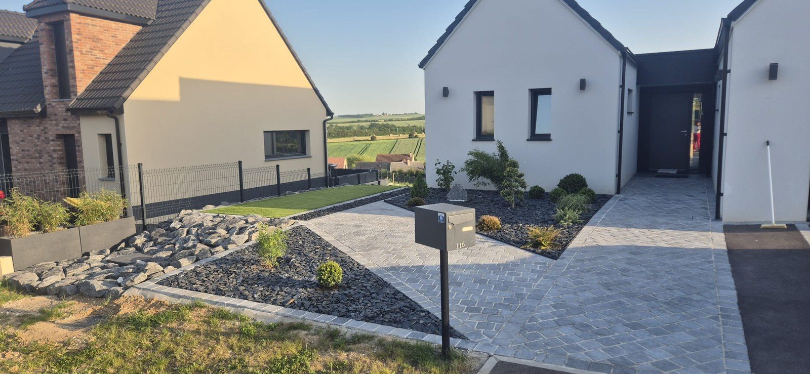 Jardin paysager zen ardoise